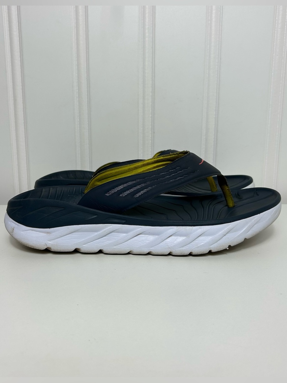 Hoka ora recovery flip flop slipper sandals navy blue white green accent mens 13